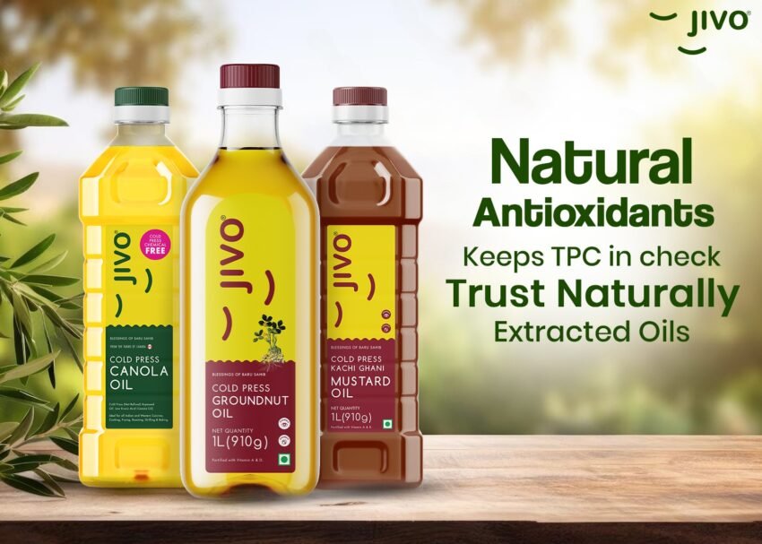 Even the best cooking oils in India, when heated beyond their smoke point, degrade. Repeated heating of cooking oils degrades them, leading to the formation of complex chemical by-products known as Total Polar Compounds. Switch to Natural antioxidants in cold-pressed oils help check TPC level.